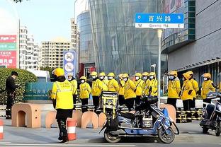 不在状态！王大雷出击解围送空门，童磊关键封堵解围